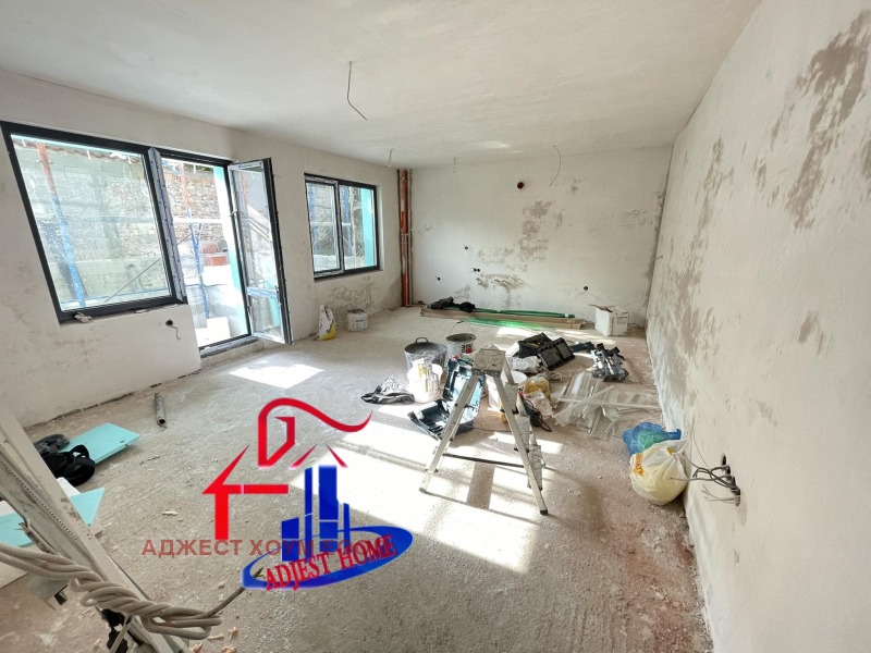 Продава 4-СТАЕН в град Шумен, 2-ри корпус - 119 кв.м / 167 000 € » 326 623.61 лв., АДЖЕСТ ХОУМ ЕООД