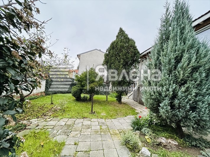 Продава КЪЩА, гр. Варна, Център, снимка 3 - Къщи - 53252355