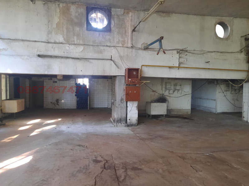 Zu verkaufen  Industriegebäude region Sofia , Botewgrad , 1520 qm | 50869426 - Bild [4]