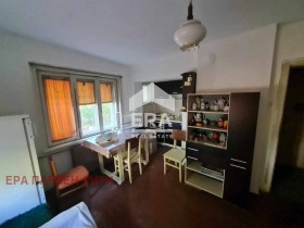 House Shirok tsentar, Pleven 1