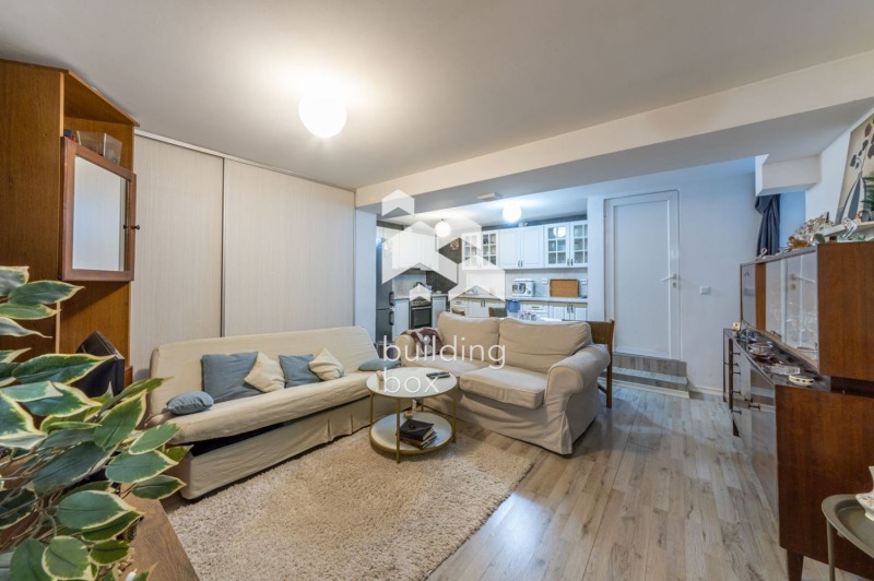 Продава 2-СТАЕН, град Варна, Гръцка махала • 135000 € / 264037.05 лв. • 76114910 1