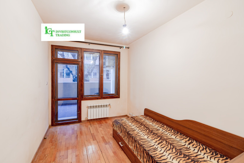 Продава 3-СТАЕН, гр. София, Оборище, снимка 11 - Апартаменти - 52180005