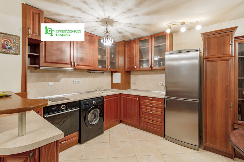 Продава 3-СТАЕН, гр. София, Оборище, снимка 4 - Апартаменти - 52180005