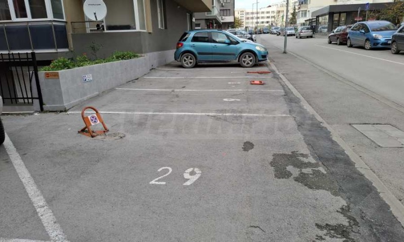 Продава ГАРАЖ, ПАРКОМЯСТО, гр. Варна, Кайсиева градина, снимка 2 - Гаражи и паркоместа - 52653509