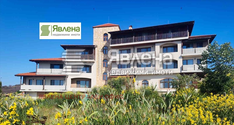 Продава  Хотел, област Бургас, с. Емона • 2 500 000 EUR • ID 87089502 — holmes.bg - [1] 