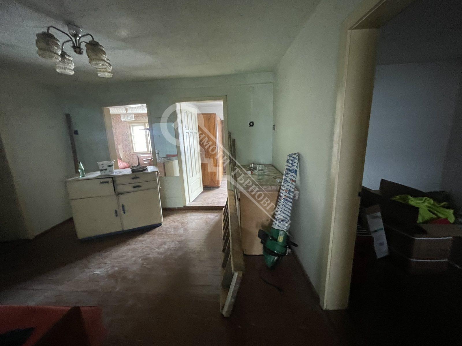 Продава ЕТАЖ ОТ КЪЩА, гр. Павликени, област Велико Търново, снимка 3 - Етаж от къща - 54107940