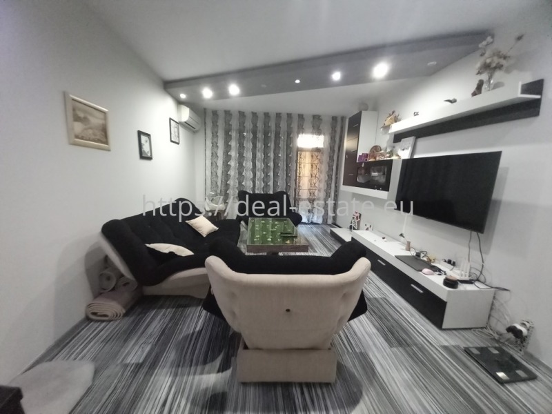 Продава  Многостаен град Благоевград , Орлова чука , 102 кв.м | 87986343