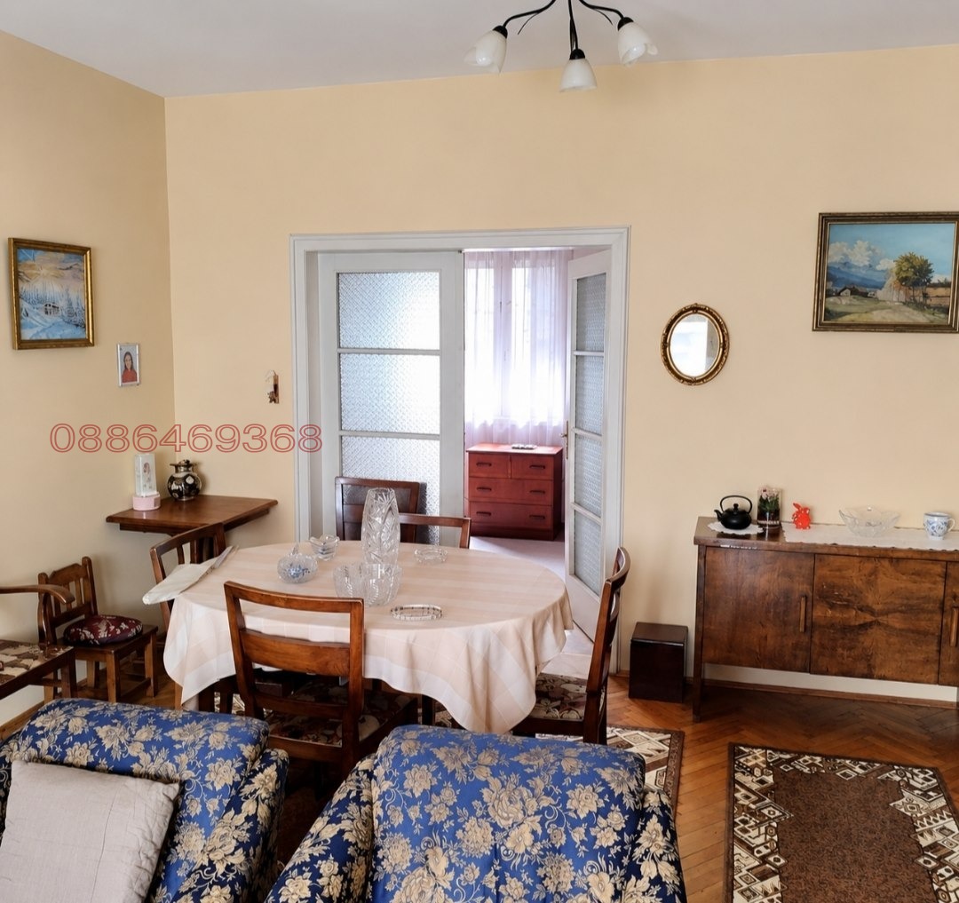 Продава 3-СТАЕН, гр. София, Център, снимка 2 - Апартаменти - 55085330