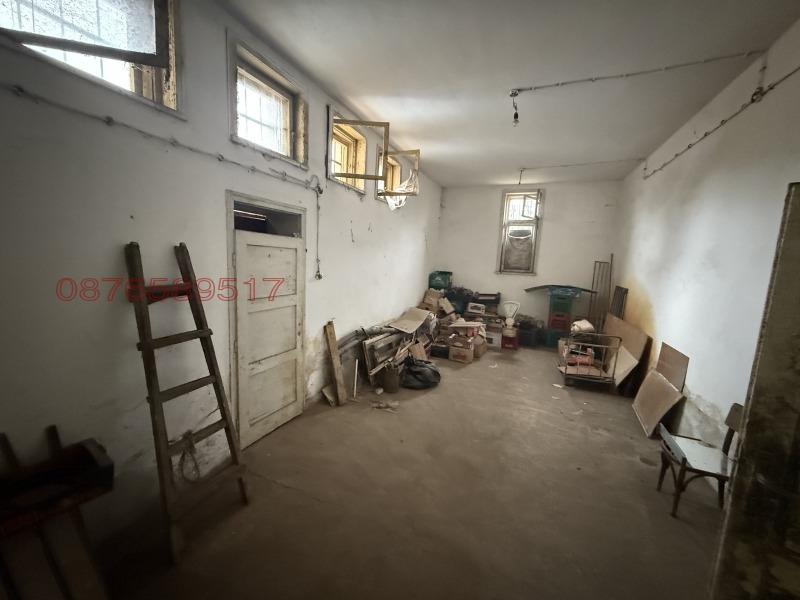 Продава ПРОМ. ПОМЕЩЕНИЕ, с. Горна Митрополия, област Плевен, снимка 14 - Производствени сгради - 52647211