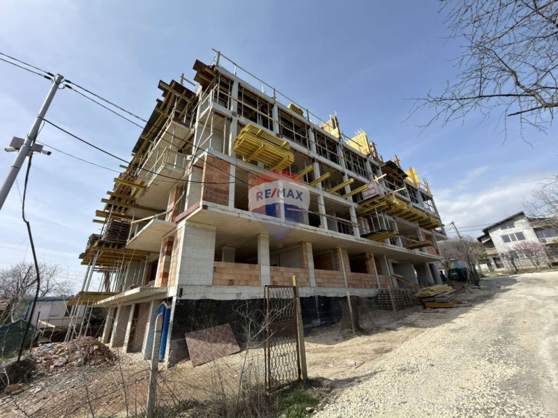 Продава 1-СТАЕН в град Варна, Изгрев - 46 кв.м / 89 622 € » 175 285.40 лв., РЕМАКС ПАРТНЪРС