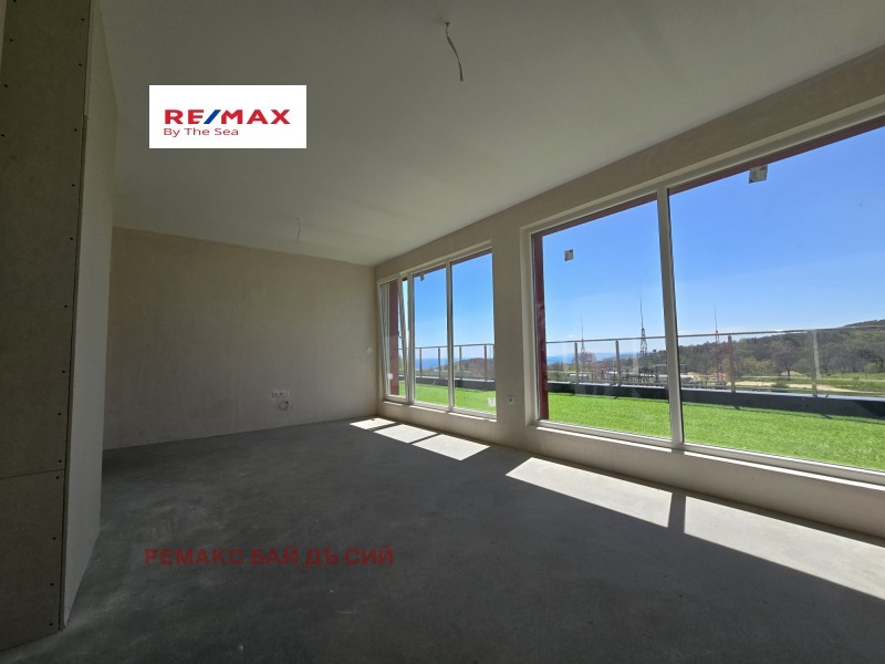 Продава 3-СТАЕН в град Варна, Виница - 250 кв.м / 179 000 € » 350 093.57 лв., РЕМАКС БАЙ ДЪ СИЙ
