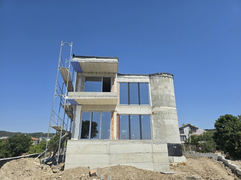 Продава  Къща град Варна , м-т Горна Трака , 246 кв.м | 24213560