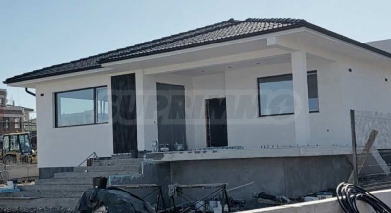 Продава КЪЩА в област Пловдив, с. Белащица - 144 кв.м / 298 800 € » 584 402.00 лв., СУПРИММО ОФИСИ В СТРАНАТА