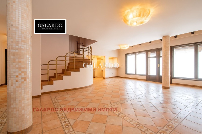 Продава 4-СТАЕН, гр. София, Лозенец