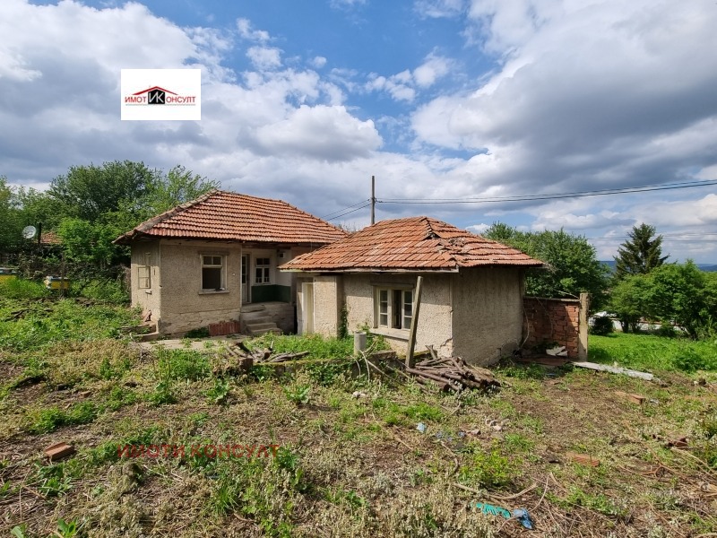 Продава КЪЩА, с. Джулюница, област Велико Търново, снимка 2 - Къщи - 44557053