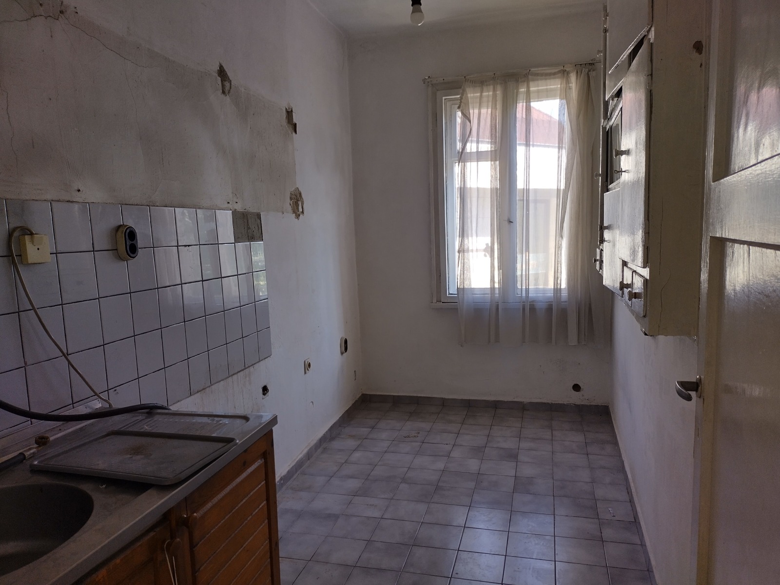 Продава ЕТАЖ ОТ КЪЩА, гр. София, Център, снимка 9 - Етаж от къща - 56388619