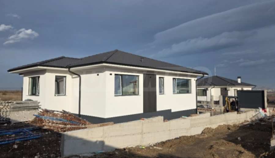 Продава КЪЩА, с. Белащица, област Пловдив, снимка 2 - Къщи - 45855788