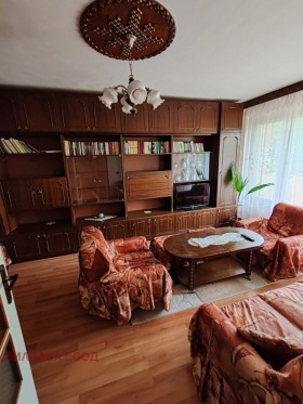 Продава 3-стаен град Велико Търново Зона Б - [1] 