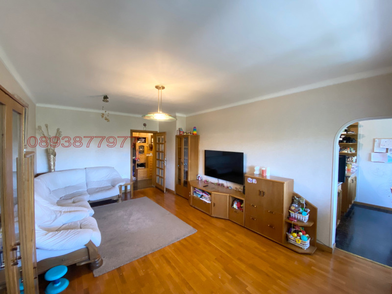 De vânzare  2 dormitoare Sofia , Dârvenița , 112 mp | 78396104 - imagine [2]