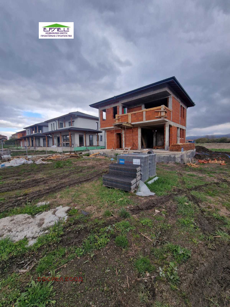 Te koop  Huis regio Sofia , Kostinbrod , 202 m² | 58773467 - afbeelding [3]