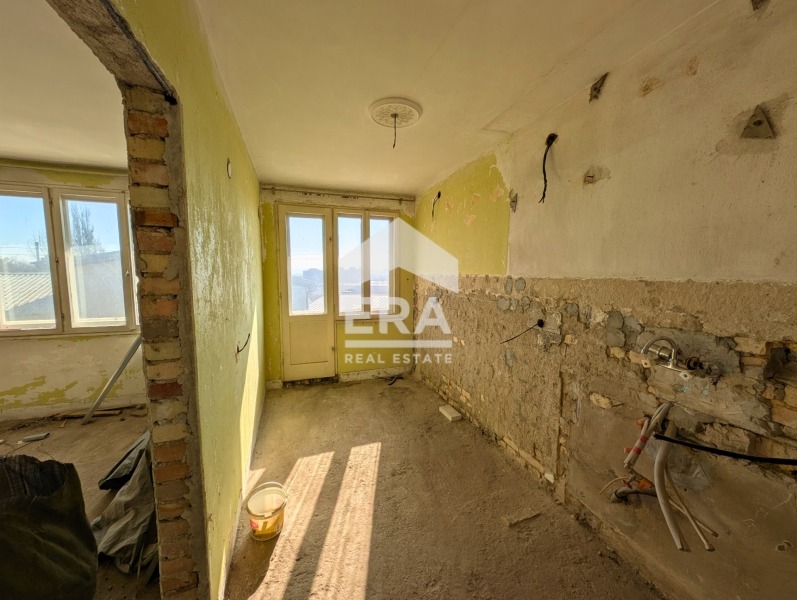 Продава МНОГОСТАЕН, гр. Шумен, Басейна, снимка 5 - Апартаменти - 56578537