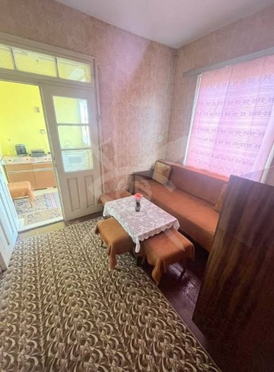 Продава КЪЩА, гр. Карнобат, област Бургас, снимка 2 - Къщи - 53179222