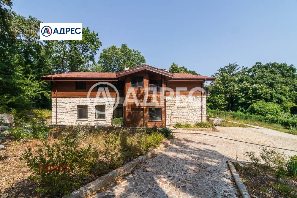 Продава ХОТЕЛ, гр. Варна, м-т Манастирски рид