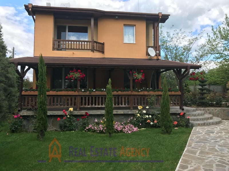 Продава  Къща, област Пловдив, с. Златосел •  235 000 EUR • ID 68539385 — holmes.bg - [1] 