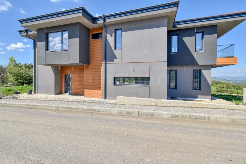 Продава КЪЩА, с. Кладница, област Перник, снимка 2 - Къщи - 53130119