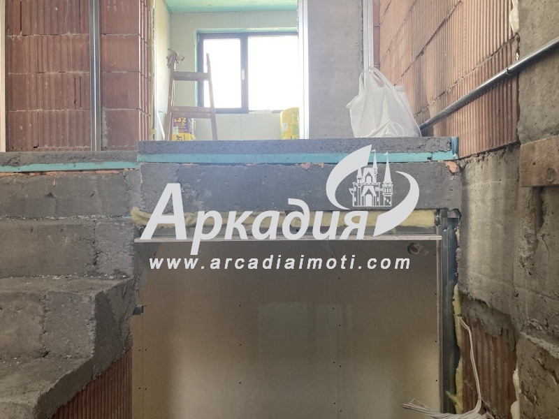 Продава КЪЩА, гр. Пловдив, Остромила, снимка 2 - Къщи - 53497846