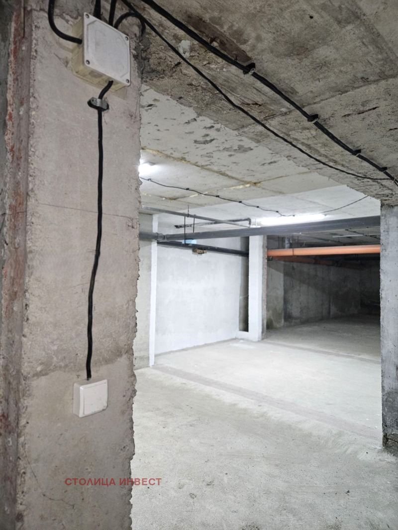 Продава ГАРАЖ, ПАРКОМЯСТО, гр. Русе, Център, снимка 4 - Гаражи и паркоместа - 52799960