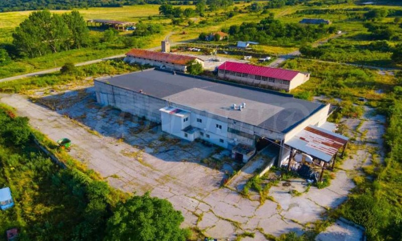 Продава ТЪРГОВСКИ КОМПЛЕКС в област София, с. Горна Малина - 1592 кв.м / 395 000 € » 772 552.85 лв., СУПРИММО - ГЛАВЕН ОФИС