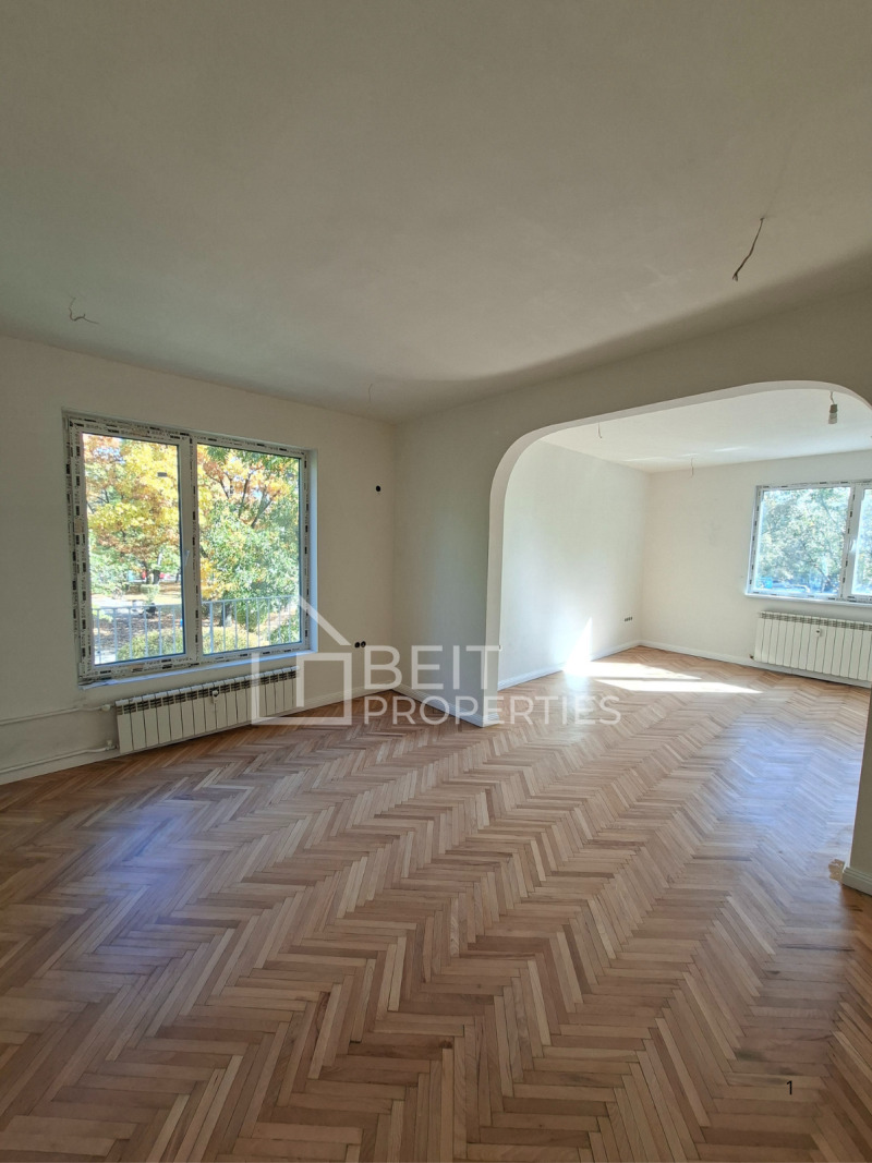 Продава 3-СТАЕН, гр. София, Красно село