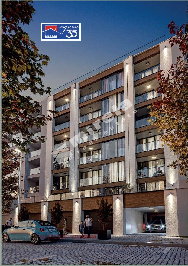 Продава 3-СТАЕН, гр. София, Център, снимка 2 - Апартаменти - 54146390