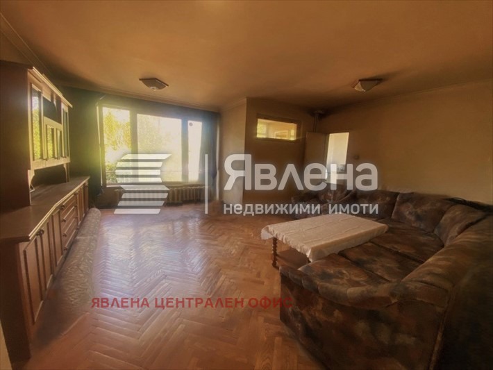 Продава МНОГОСТАЕН, гр. София, Белите брези