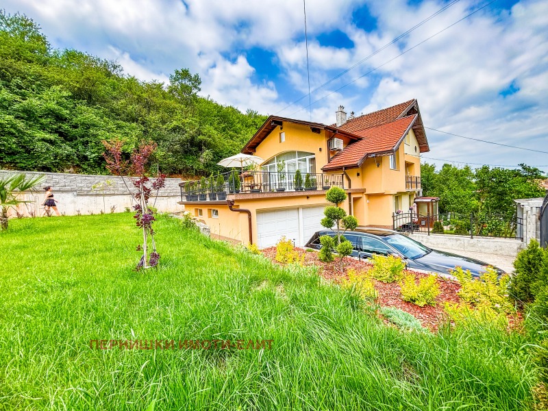 Til salg  Hus Pernik , Bela voda , 184 kvm | 23648614