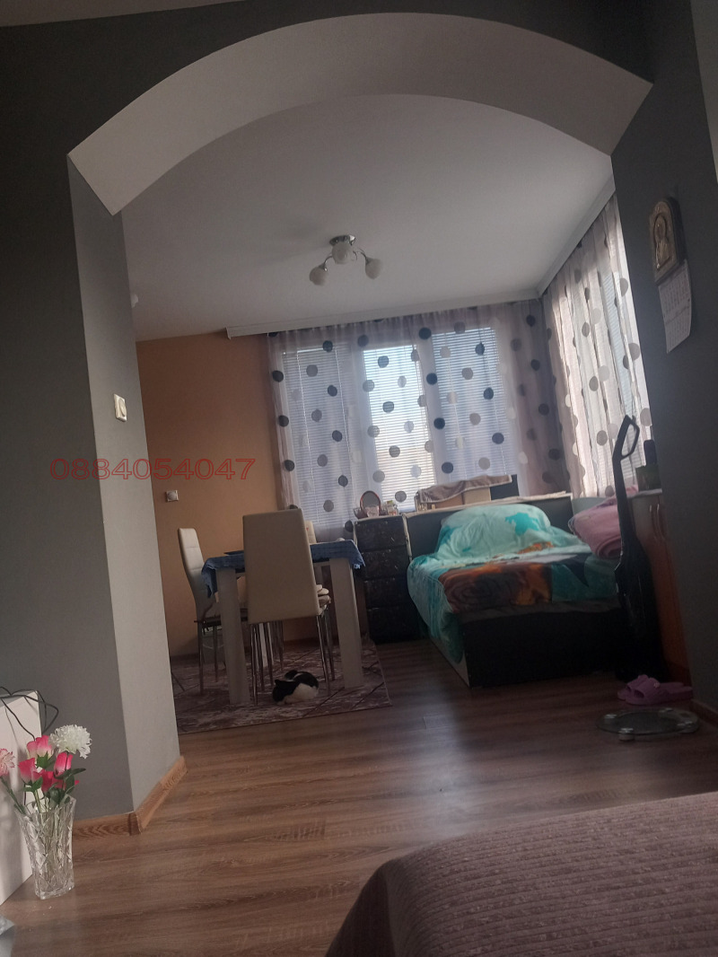 Продава КЪЩА, гр. Казанлък, област Стара Загора, снимка 2 - Къщи - 52784560