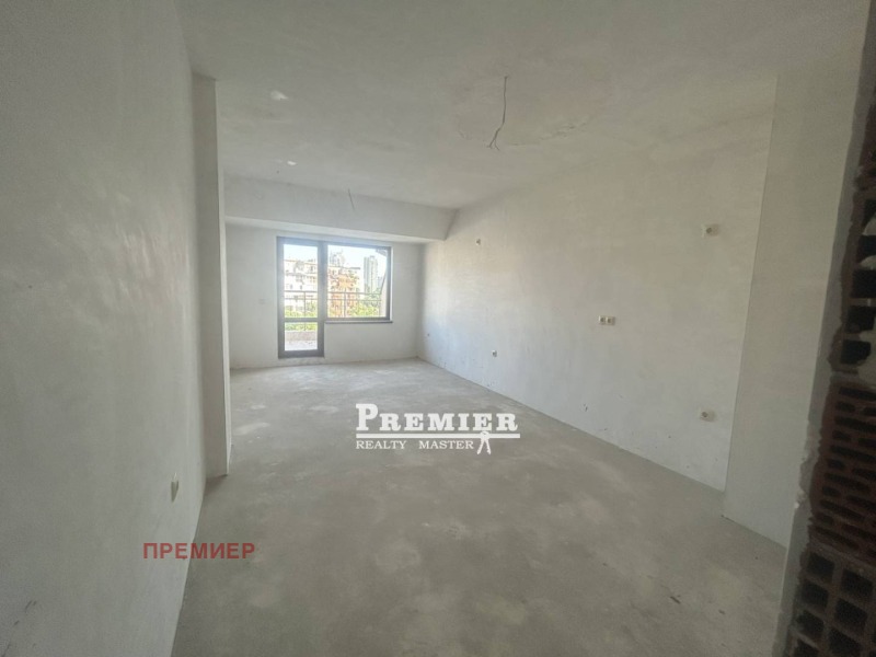 Продается  1 спальня Бургас , Изгрев , 81 кв.м | 84681467