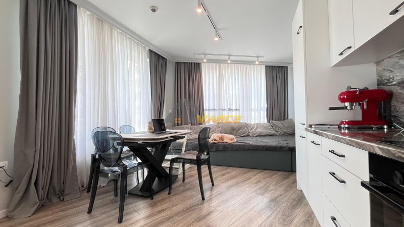 Продава 2-СТАЕН, гр. Бургас, Славейков, снимка 2 - Апартаменти - 52403410