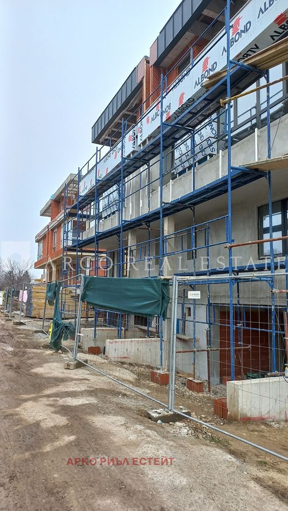 Продава КЪЩА, гр. София, Горна баня, снимка 12 - Къщи - 53672860