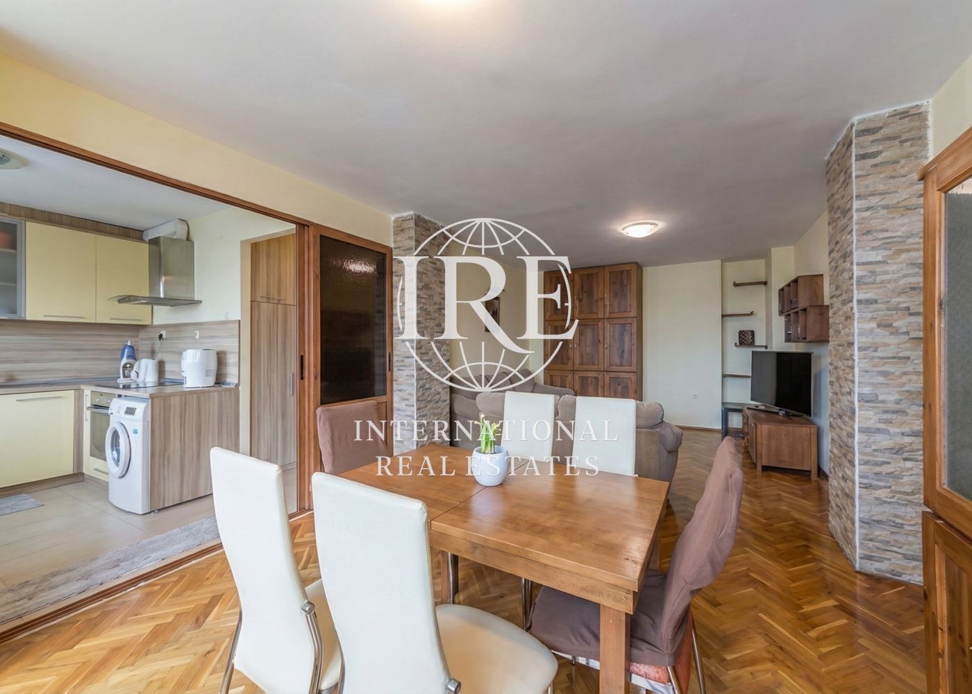 Продава 3-СТАЕН, гр. Варна, Погреби, снимка 2 - Апартаменти - 52536427