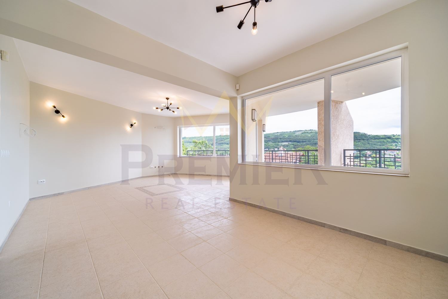 Продава КЪЩА, гр. Балчик, област Добрич, снимка 3 - Къщи - 54224922