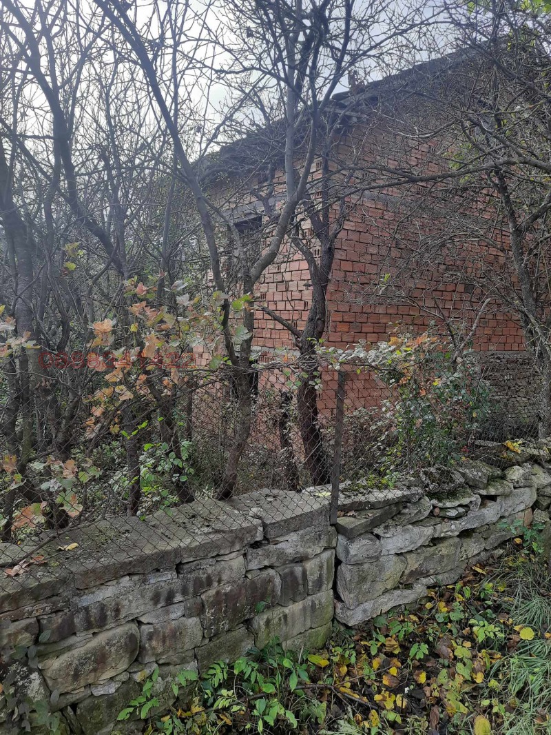 Продава ВИЛА, с. Долна Бешовица, област Враца