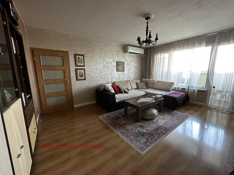 In vendita  3 camere da letto Sofia , Liulin 7 , 119 mq | 53924280