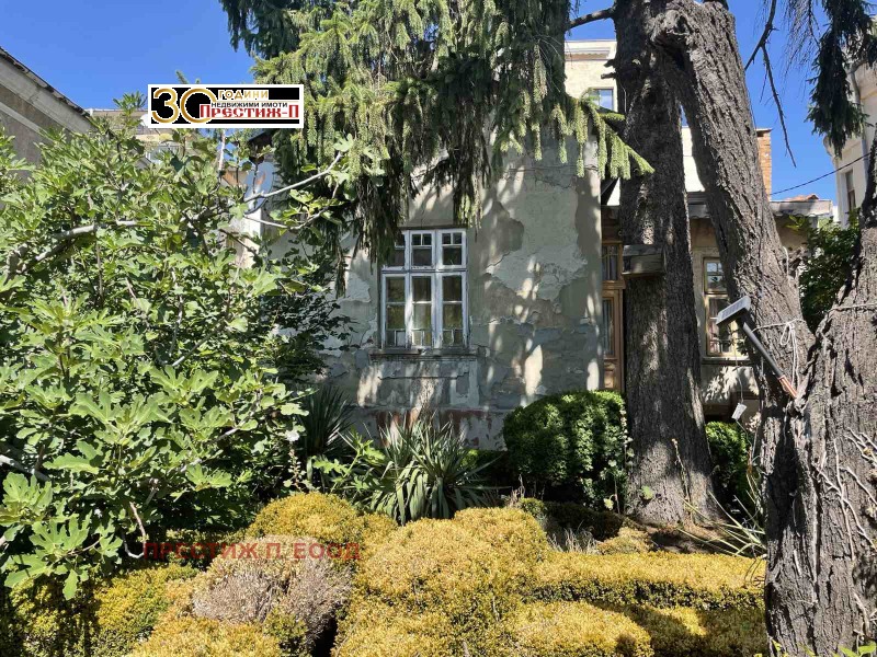 Продава КЪЩА, гр. Добрич, Център, снимка 2 - Къщи - 52151183