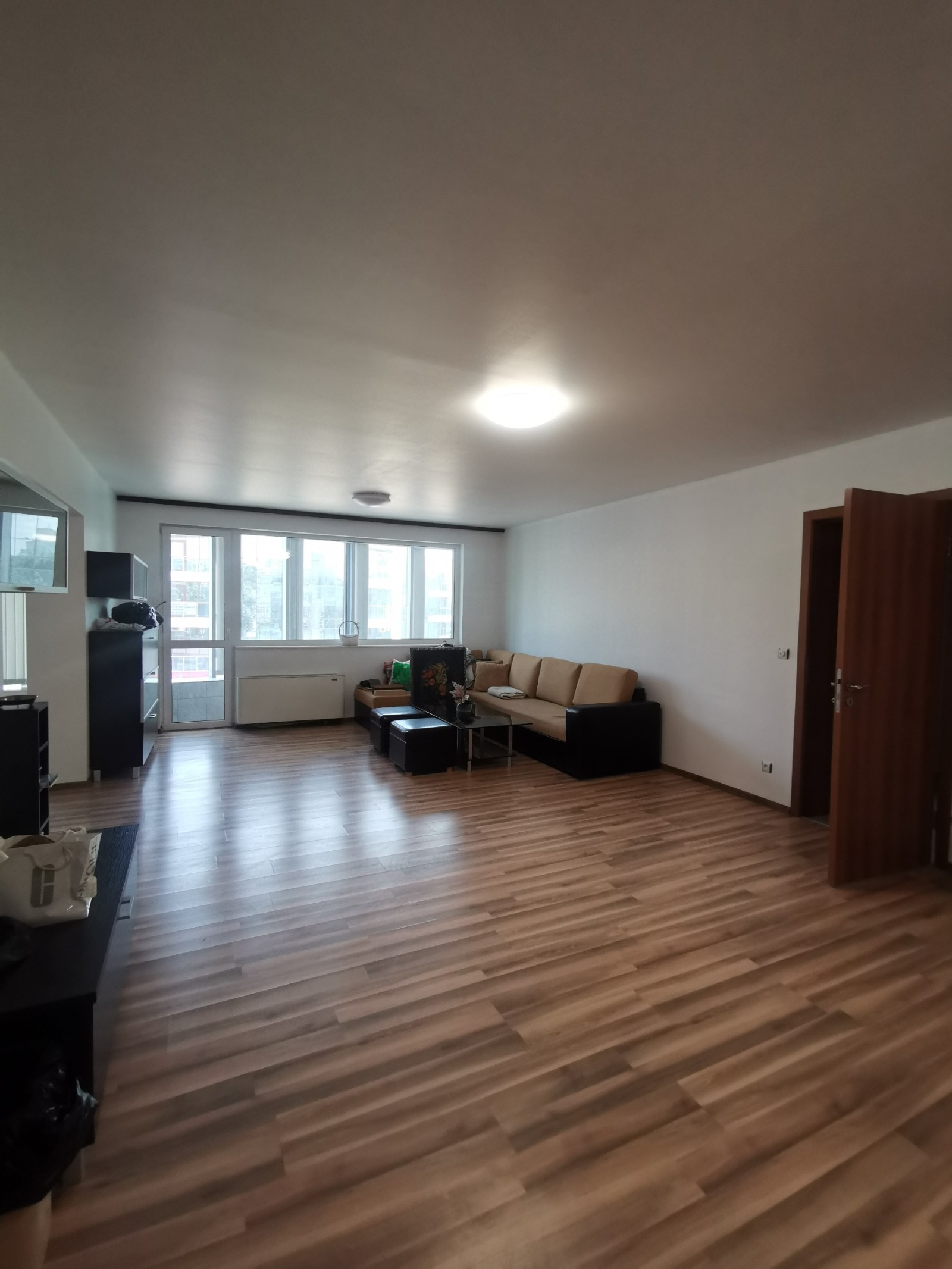 Продава МНОГОСТАЕН, гр. Добрич, Център, снимка 2 - Апартаменти - 46621416
