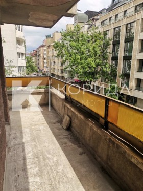 Многостаен град София, Лозенец 10