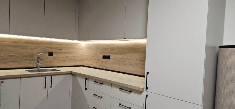 Продава 3-СТАЕН, гр. Перник, Изток, снимка 2 - Апартаменти - 53563230