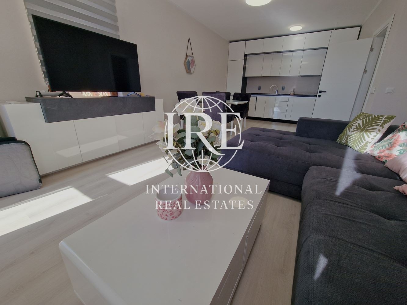Продава 3-СТАЕН, гр. Балчик, област Добрич, снимка 2 - Апартаменти - 53188159