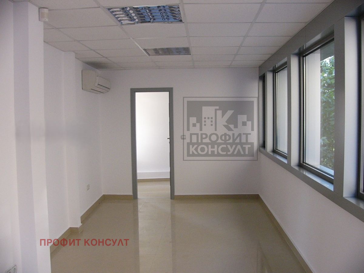 Продава МАГАЗИН, гр. Велико Търново, Център, снимка 2 - Магазини - 50694366